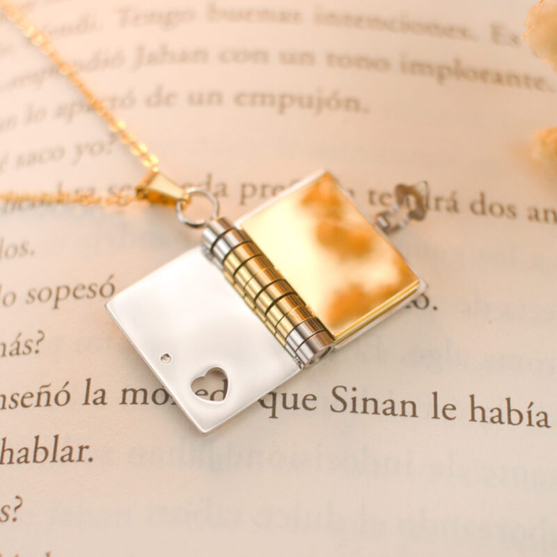 Collar Libro Personalizable